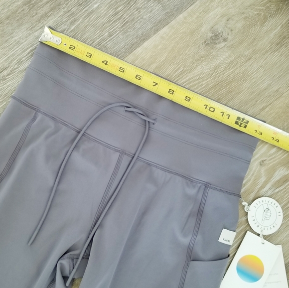 Vuori Daily Pocket Legging Jogger NWT Lunar Grey Drawcord Activewear Athletic - Picture 7 of 12